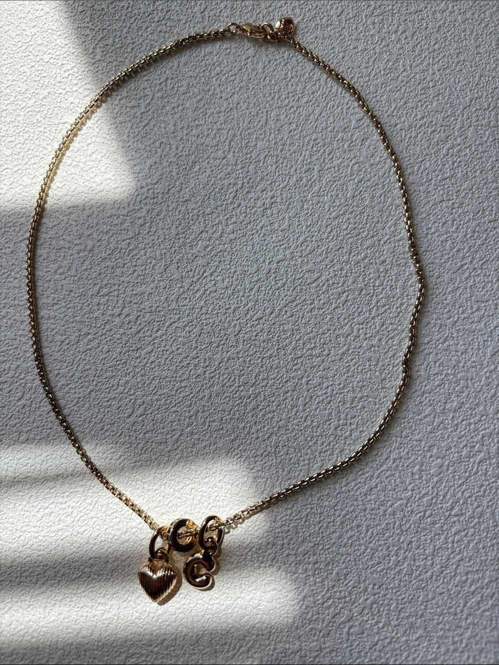 NWOT Roxanne Assoulin Gold Heart Necklace initial c